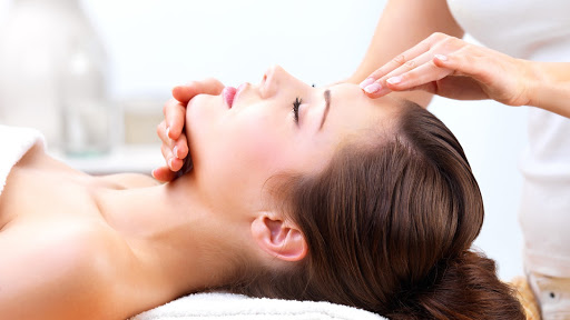 Massage với lực vừa phải